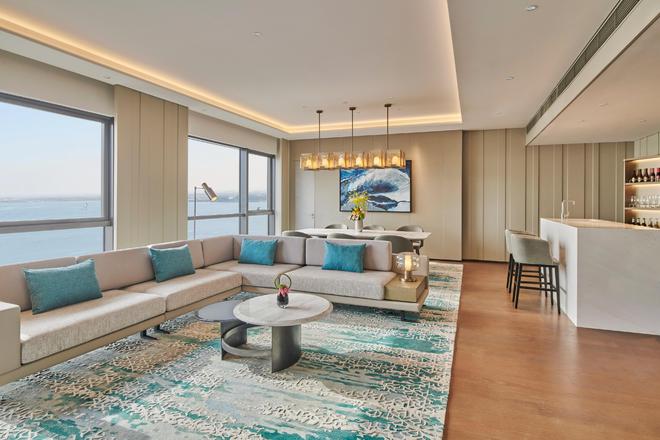 上海臨港雅辰酒店設(shè)計風(fēng)格以無柱方正，氣派不凡